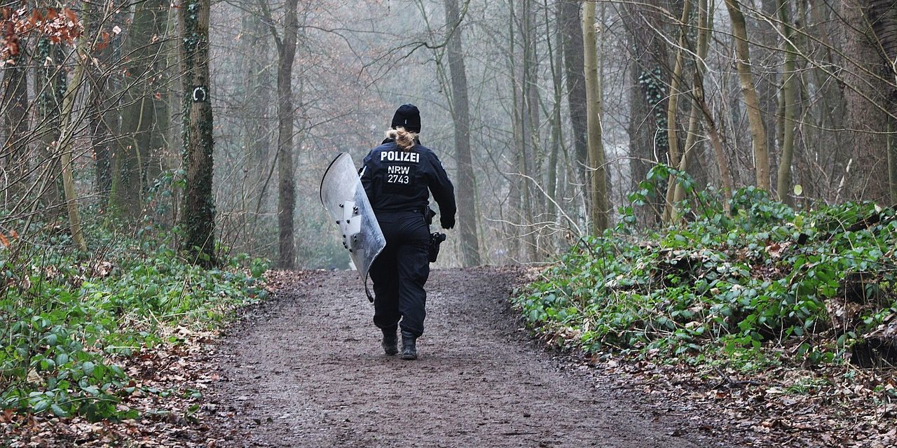 police-7009279_1280-PB-Jeannette1980