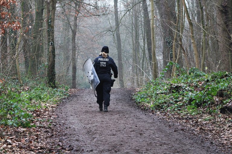 police-7009279_1280-PB-Jeannette1980